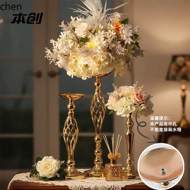 Art Craft Hotel - creative wedding arrangement flower vase hotel